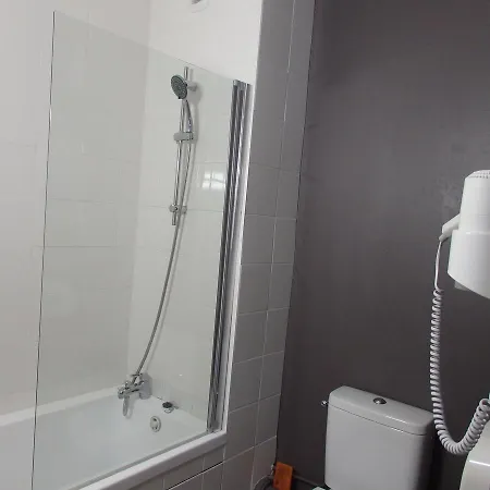 Castel Hotel 2*